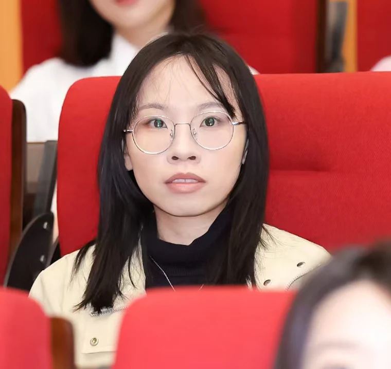 郑子淑个人照片